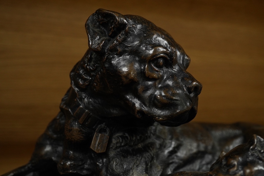 After W. Wolfe, a resin Bull Mastiff dog group, 34cm wide. Condition - poor